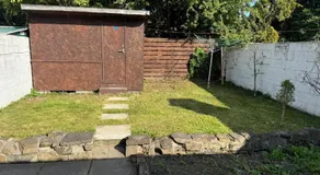 Spacious 4 Bedroom Bungalow with 2 Bathrooms with Garden and Parking in Dublin - Image 3