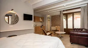 Myral Guesthouse - Image 2