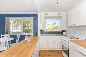 MOLLYMOOK BEACH COTTAGE - Image 3