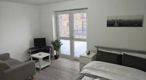 Thames Riverside Studio, Gravesend Town Centre - near train station - Image 2