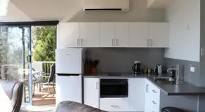 The Tamar Ridge Apartment 10 - King Suite Amazing River Views - Image 4