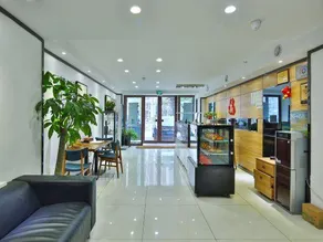 Jinzuo Apartment Hotel (Qingdao Chengyang Wanda Plaza) - Image 3