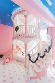 Ocean Code Fantasy Castle Beautiful Homestay - Image 3