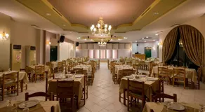 Faros Luxury Suites - Image 4