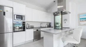Luxury Beach Front Apartment with Pool - Image 5