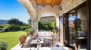Charming Villa - Image 2