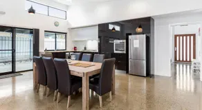 Great Ness Beach House - 8 Person Spa - Pet-Friendly - Netflix - Linen included - Image 2