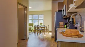 Riverfront Park Travel Apartments - Image 3