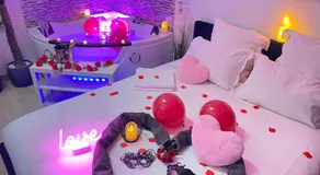 L'Escale Balneo'Romantique - Loveroom - Jacuzzi & Petit dejeuner - Image 2