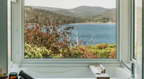 Woodland Bay Retreat-Hot tub,Sauna and Bayview Retreat - Image 3