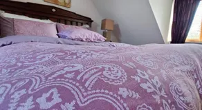 'Neasa' Luxury Double Bedroom - Image 2