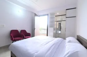 Luxurious 3 BHK in Chattarpur, New Delhi - Image 2