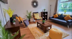 3BR House-Apartment-Free Parking-Manchester Airport - Image 2