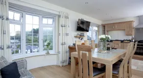 Waterview House, Kingswear - Free Wi-Fi - Awesome Views - Close to Ferry - Image 3