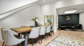 Princes Wharf, Stylish 2 Bed City Centre Apartment - Image 3