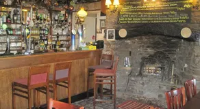 OYO Rose & Crown Hotel - Image 5