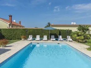 Stone holiday house with a spacious yard and private pool - Image 4