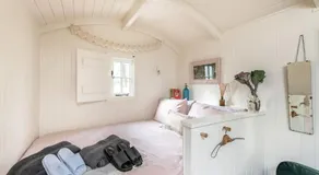 The Rumple Hut - Image 2