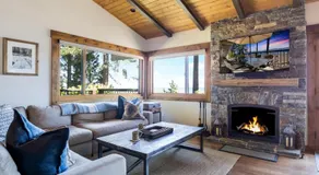 Waters Edge Jewel with Lake Views - HOA Access - Image 2