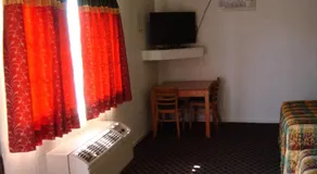 American Inn - Image 4