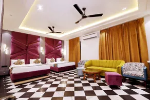 Taj Ronal Luxury Hotels - Image 4