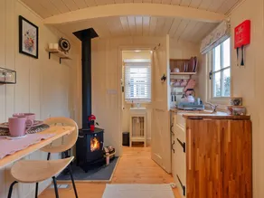 Glamping in Northamptonshire near Cotswolds - Image 3