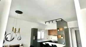 BeeHouse - Image 2