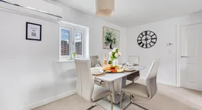 The Coach House • Aircon • 60'' Smart TV • Driveway Parking • Garden • Fast Wifi • Yoko Property - Image 5