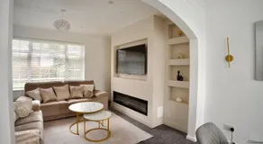 Solaire - Luxury 3BR Near Gatwick, Fire Place, Garden & Free Parking - Image 2