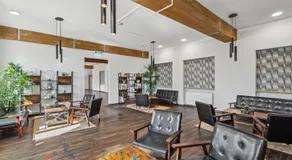 Boarding House Rooms with Kitchen, Parking & 24h Self Check-in - Image 3
