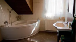 Bedi Apartmanház - Image 2
