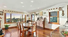 Rosebay water front 4 bd home - Image 5