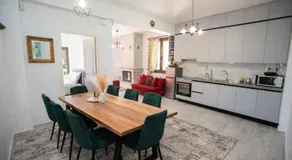 Gravia's Villa - Image 2