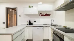 Luxury Beach Apartment, next to the sea - Image 5
