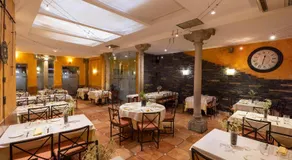 Hostal Restaurante Puerta del Alcázar - Image 2