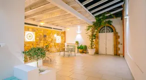 Emmè Boutique Apartment - Image 2
