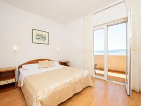 Cozy Seaside Apartment Celina - Image 2