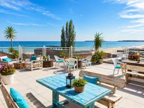 Largo Beach Hotel - Image 4