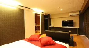 Town Hotel 41 - Image 2