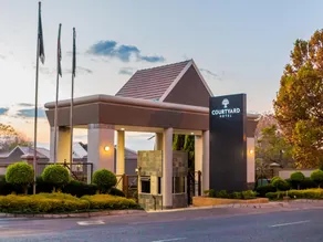 Courtyard Hotel Sandton - Image 4