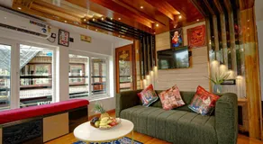 Dreams Spectrum Luxury houseboat - Image 4