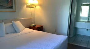 High Seas Motel - Image 2