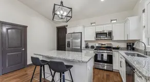 Scenic Golf Retreat with Modern Comforts & Fireplace townhouse - Image 5