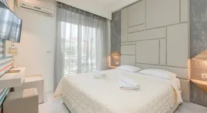 Hotel George - Image 2