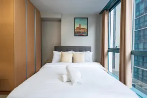 BGC One Uptown 2bedroom with balcony and 1 free parking - Image 5