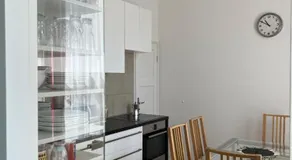 Tamás Apartman - Panorámás, tágas lakás a történelmi belvárosban kilátással a Virágórára - Image 2