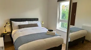 Cozy 2 bedrooms with private parking space and garden - Image 3