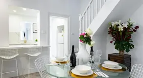 Elegant 3BD Waterview Terrace in The Rocks CBD - Image 3