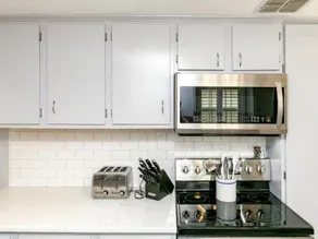 Cape Cod Cottage - Image 5