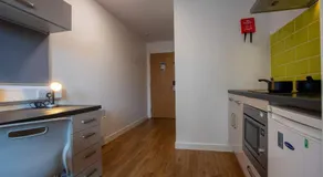 Modern Studio Apartment in Central Newcastle - Image 3